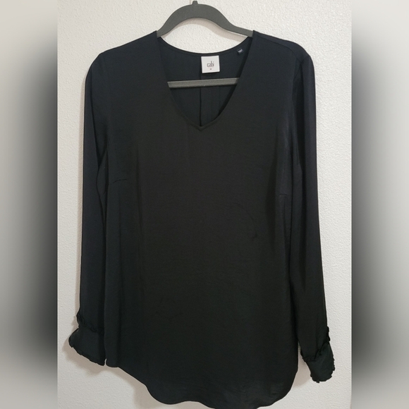 Cabi Vneck top size medium - Picture 1 of 13